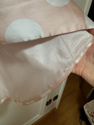 Falda rosa de vestir con lunares blancos