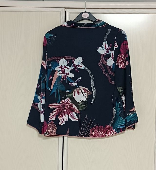 Camisa pijama flores - Talla M.