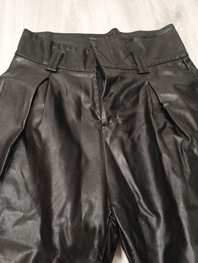 Pantalones cuero negro talla L