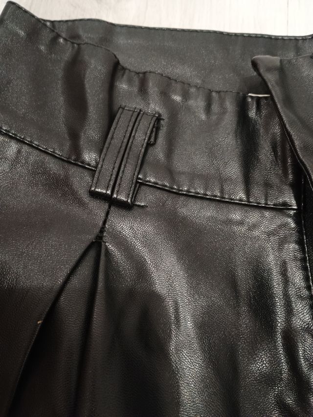 Pantalones cuero negro talla L