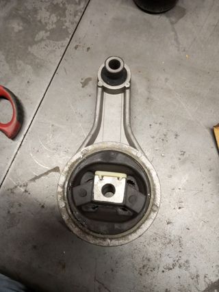 Soporte motor trasero Renault Megane 1.9