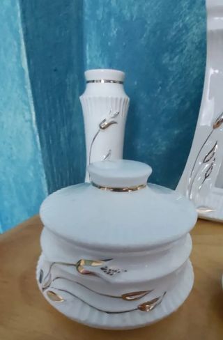 Juego tocador porcelana antiguo dorado