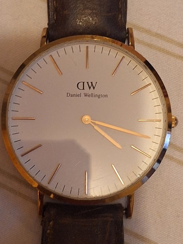 Pulsera y reloj por falta de uso le falta cambiar