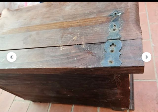 Baúl madera vintage,tallada a mano