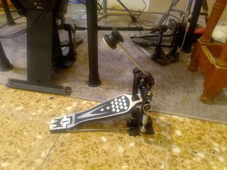 Pedal simple de bombo sin estrenar