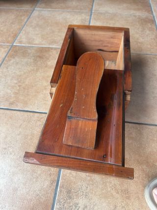CAJA LIMPIAZAPATOS DE MADERA ANTIGUA