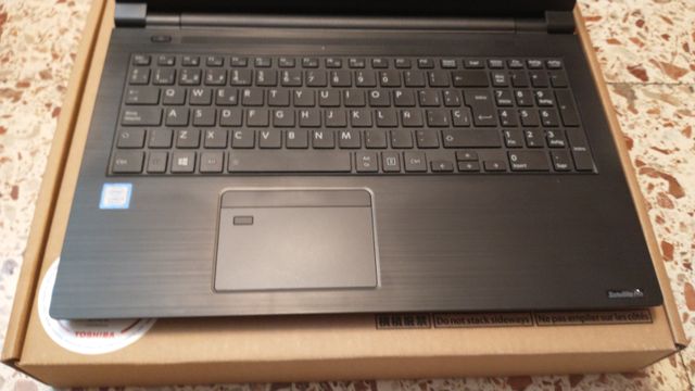 Portátil Toshiba Dynabook Satellite Pro A50-F 