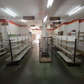 Estanterías supermercado. metalicas blancas y azul