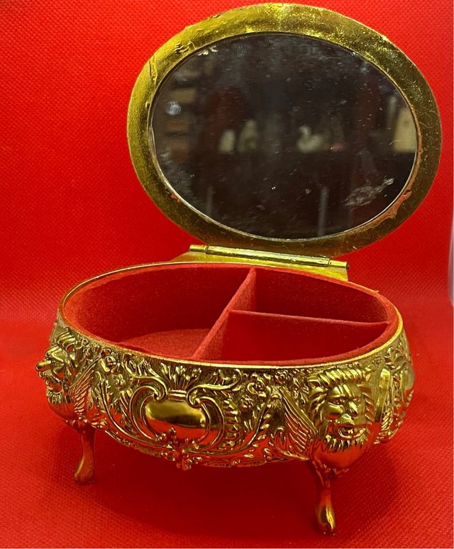 Portagioie vintage in oro di Hong Kong