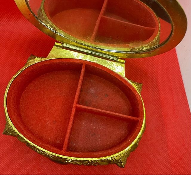 Portagioie vintage in oro di Hong Kong