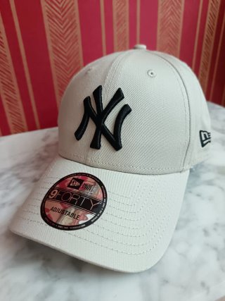 Gorra NY Yankees beige