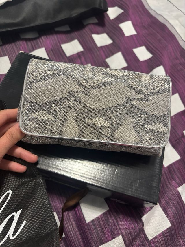 Zapatos y bolso boda