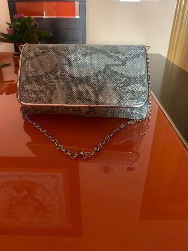 Zapatos y bolso boda