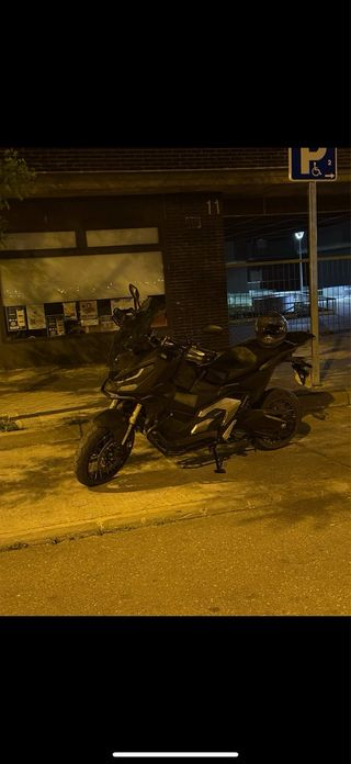 Honda X-ADV 750 (2023) - 2000km