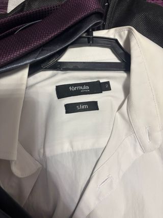 Camisa y dos corbatas