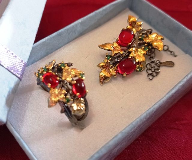 PENDENTE CON CATENINA E ANELLO IN ARGENTO,