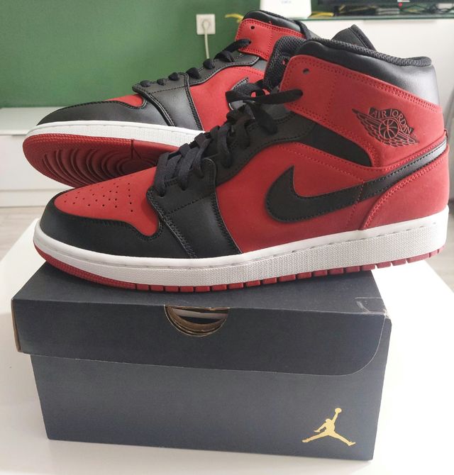 Nike air Jordan mid 1