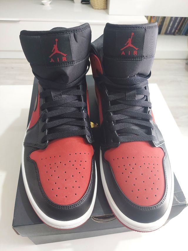 Nike air Jordan mid 1