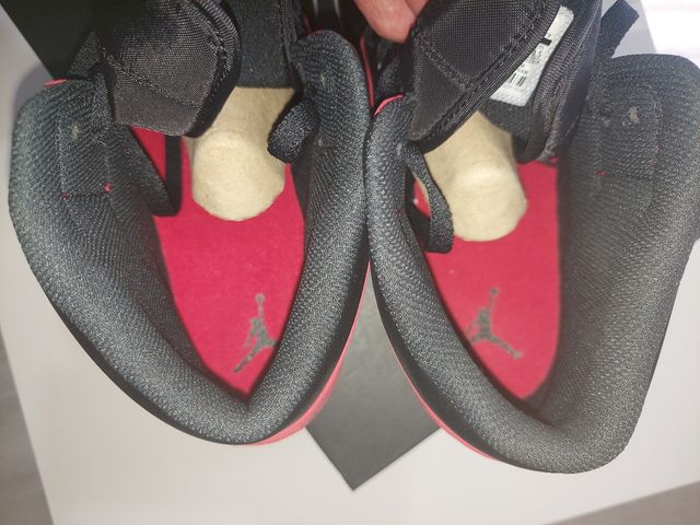 Nike air Jordan mid 1