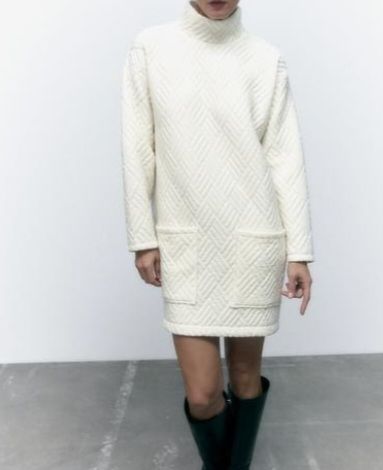 Vestido acolchado de Zara color crudo