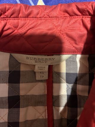 Chaqueta Burberry Brit roja