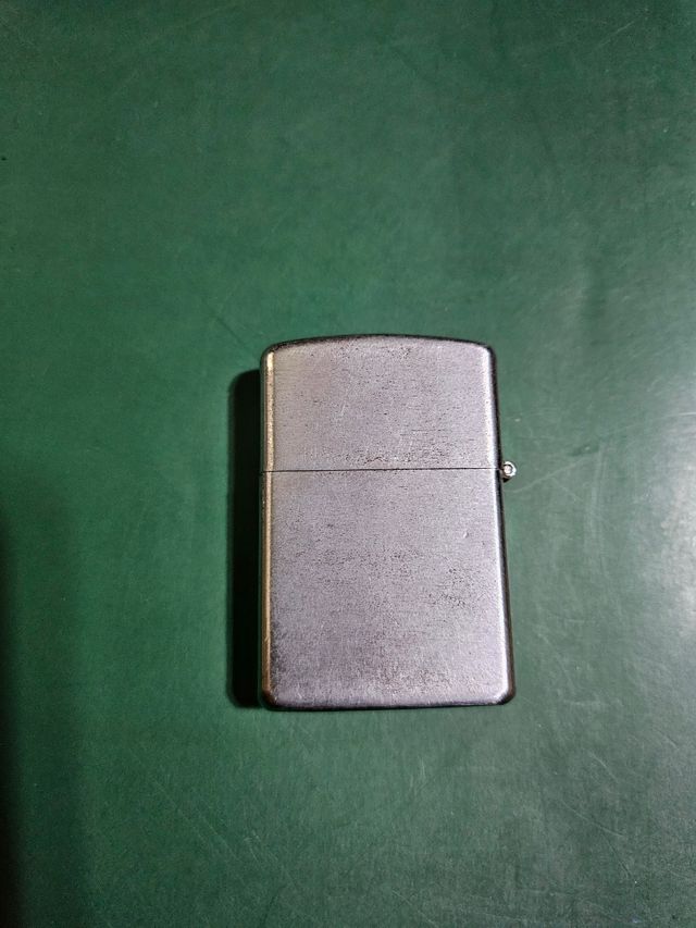Accendino antivento tipo Zippo 