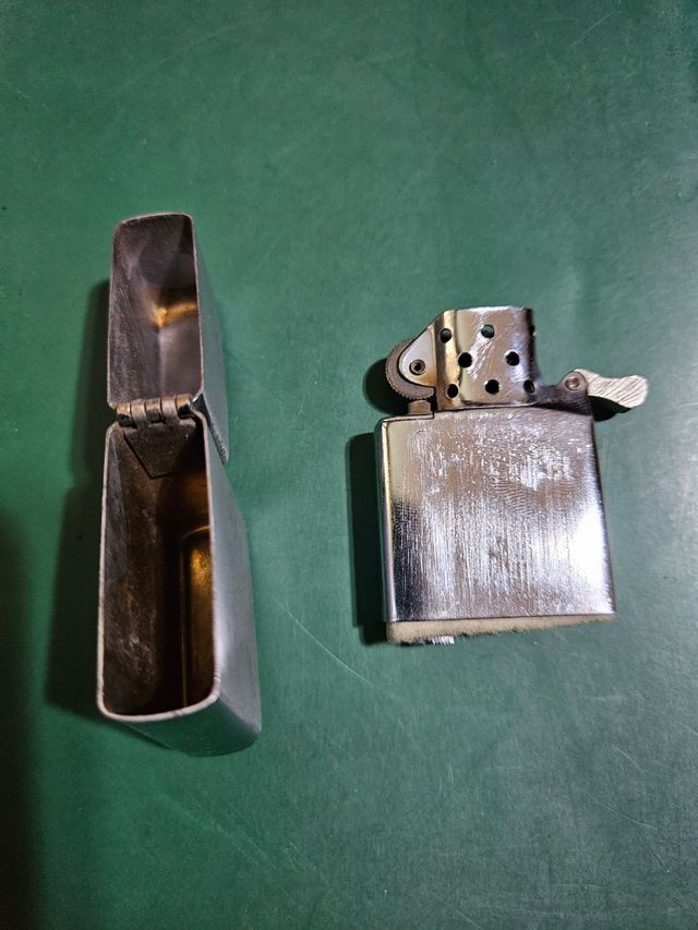 Accendino antivento tipo Zippo 