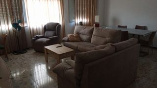 Alquilo habitación en Piso de 170 m (centro ELCHE)