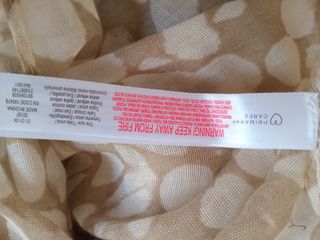 Pañuelo Primark beige y blanco