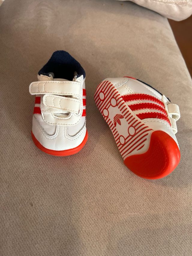 Zapatillas Adidas bebé - Nuevos