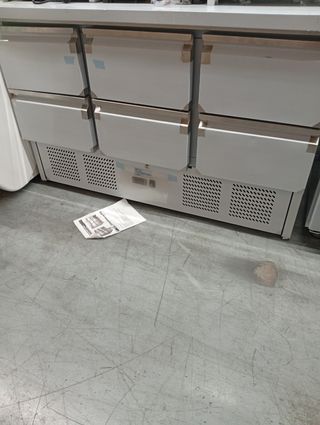 Mesa refrigerada para preparación de 6 cajones.