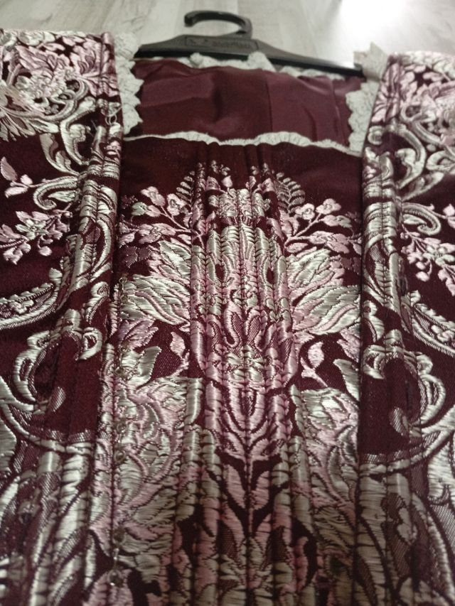 Corpiño fallera tonos morado,rosa y plata.