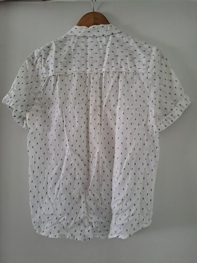 Blusa blanca c/ lunares azules 