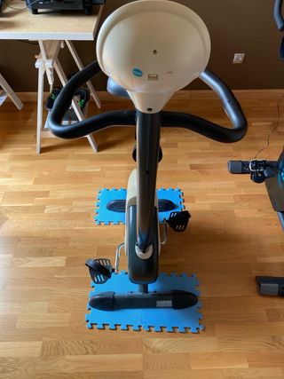 Bicicleta estática ejercicio 