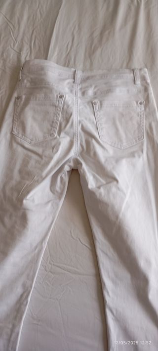 Pantalones vaqueros blancos