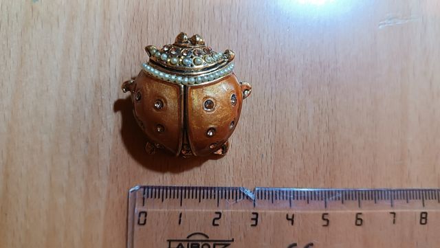 Broche Mariquita Dorado