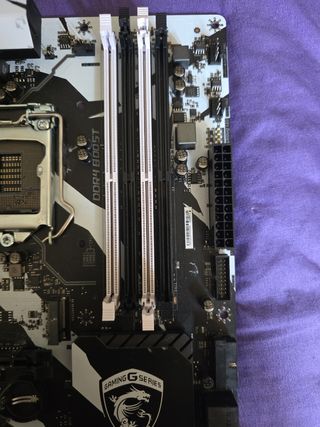 Placa base msi B250 KRAIT GAMING(rota)