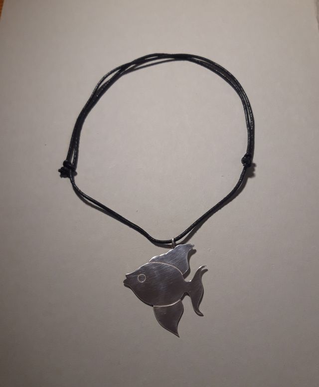 Girocollo con pesce in argento