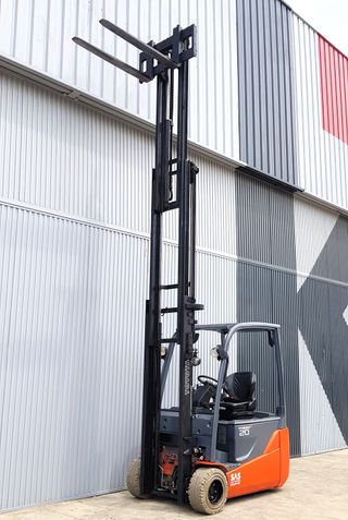 BATERIA NUEVA CARRETILLA SEMINUEVA 2.000KG TRIPLE