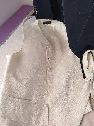 Traje ceremonia negro beige