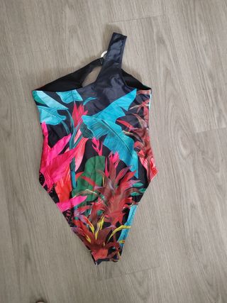 Bañador asimétrico