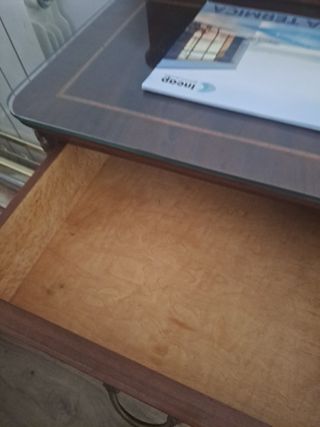 Due comodini molto vecchi