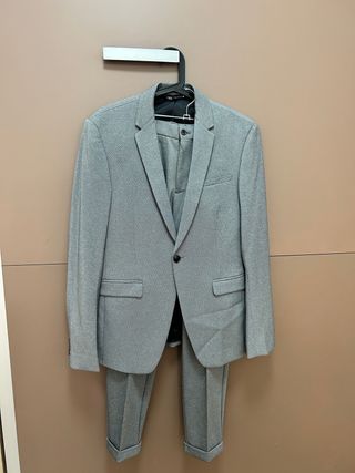 Traje gris marca Zara | Talla 48