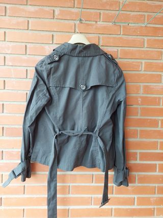 Gabardina corta gris