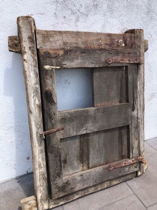 Gran Ventana antigua de madera