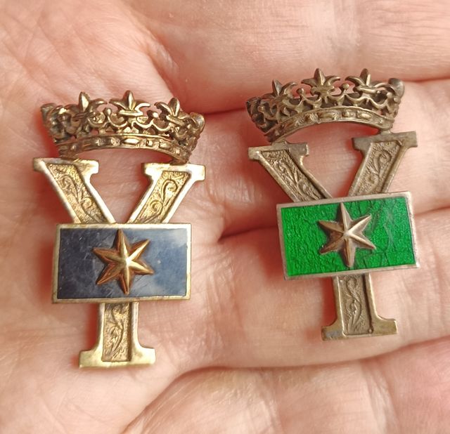 2 Emblemas Viuda Guerra Civil