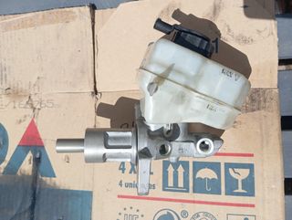 Bomba de freno con depósito BMW E87 120D 2011