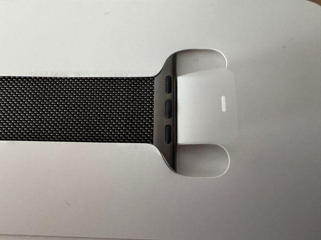 Apple Milanese Loop Grafito 44mm