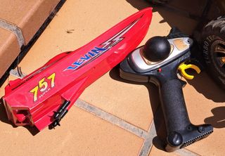 Coche y lancha RC Monster-Bull