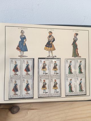 Sellos trajes regionales España